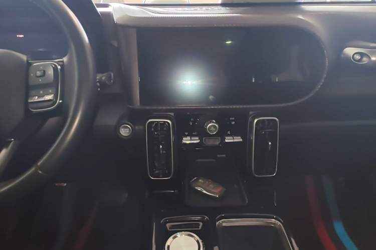 Used Haval DARGO 2021 1.5T DCT Two-Wheel Drive Border Collie Edition Center Console