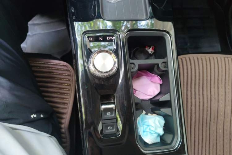 Used Haval DARGO 2021 1.5T DCT Two-Wheel Drive "Mǎquǎn" Edition Gear Lever