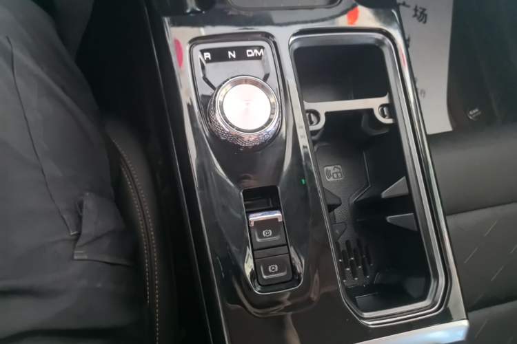 Used Haval DARGO 2021 1.5T DCT Two-Wheel Drive "Mǎquǎn" Edition Gear Lever