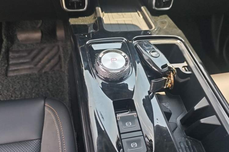 Used Haval DARGO 2021 2.0T DCT All-Wheel-Drive "Hao Tian Quan" Edition Gear Lever