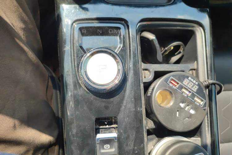 Used Haval DARGO 2021 1.5T DCT Two-Wheel Drive "Wangcai" Edition Gear Lever