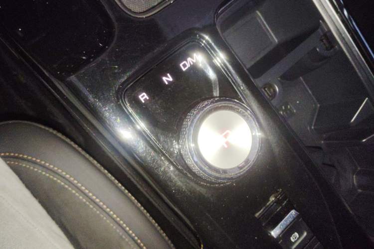 Used Haval DARGO 2021 Revised Version 2.0T DCT Four-Wheel Drive "Hao Tian Que" Edition Gear Lever