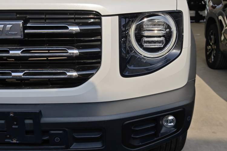 Used Haval DARGO 2021 Revised Version 1.5T DCT Two-Wheel Drive "Mǎquǎn" Edition Left Front Headlight