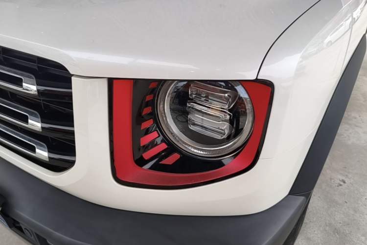 Used Haval DARGO 2021 1.5T DCT Two-Wheel Drive Border Collie Edition Left Front Headlight