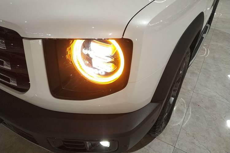 Used Haval DARGO 2021 Revised Version 2.0T DCT Four-Wheel Drive "Hao Tian Que" Edition Left Front Headlight
