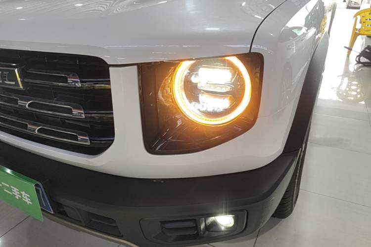 Used Haval DARGO 2021 1.5T DCT Two-Wheel Drive Labrador Edition Left Front Headlight