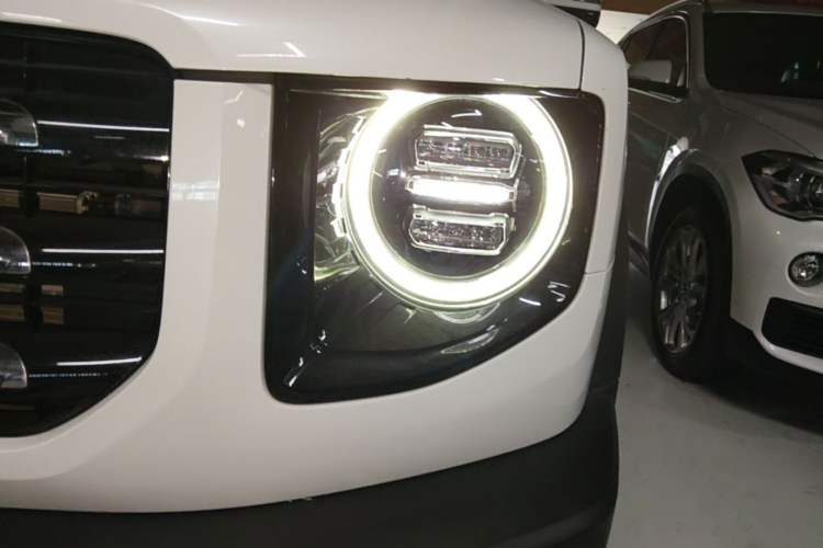 Used Haval DARGO 2021 Revised Version 2.0T DCT Four-Wheel Drive "Hao Tian Que" Edition Left Front Headlight