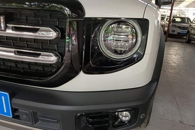 Used Haval DARGO 2021 2.0T DCT All-Wheel-Drive "Hao Tian Quan" Edition Left Front Headlight