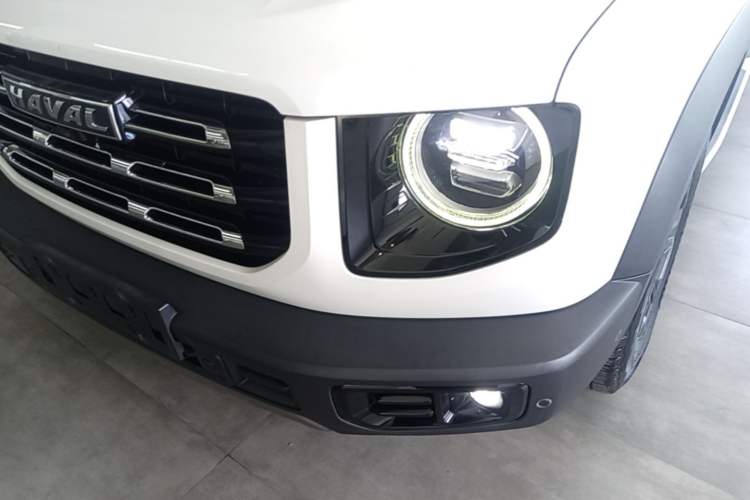 Used Haval DARGO 2021 2.0T DCT All-Wheel-Drive "Hao Tian Quan" Edition Left Front Headlight