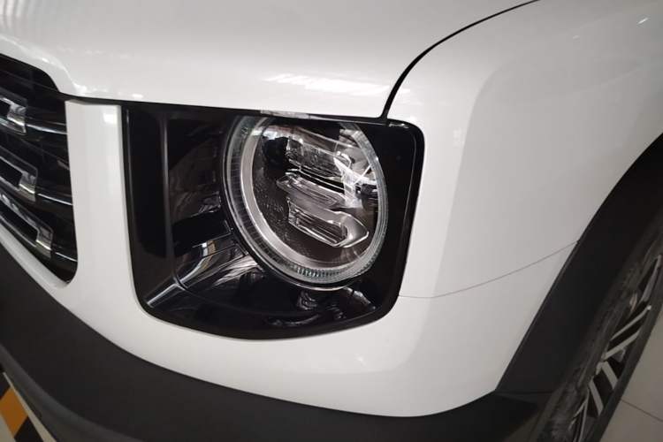 Used Haval DARGO 2021 2.0T DCT Two-Wheel Drive Chinese Mastiff Edition Left Front Headlight
