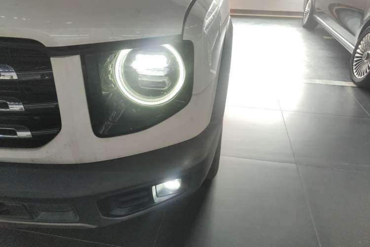 Used Haval DARGO 2021 1.5T DCT Two-Wheel Drive Labrador Edition Left Front Headlight