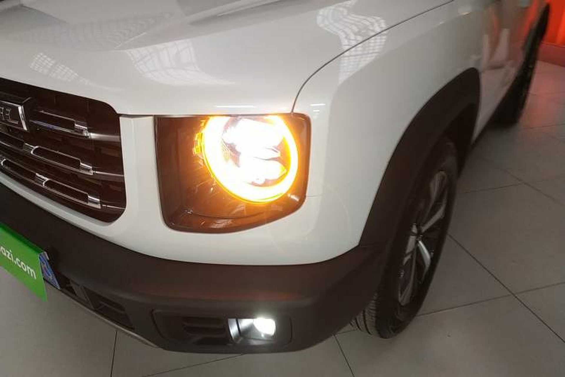 Used Haval DARGO 2021 1.5T DCT Two-Wheel Drive Labrador Edition Left Front Headlight