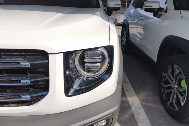Used Haval DARGO 2021 1.5T DCT Two-Wheel Drive Border Collie Edition Left Front Headlight
