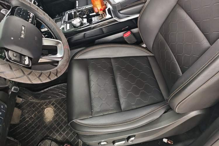 Used Haval DARGO 2021 2.0T DCT 4x4 Chinese Rural Dog Edition Left Front Seat