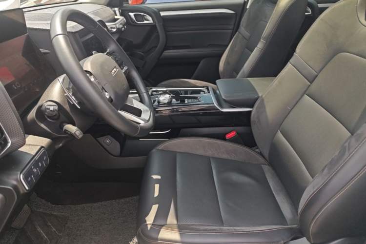 Used Haval DARGO 2021 2.0T DCT All-Wheel-Drive "Hao Tian Quan" Edition Left Front Seat