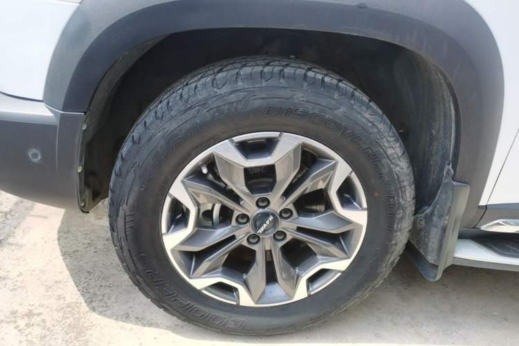Used Haval DARGO 2021 Revised Version 2.0T DCT Four-Wheel Drive "Hao Tian Que" Edition Left Front Wheel Hub