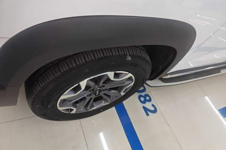 Used Haval DARGO 2021 2.0T DCT 4x4 Chinese Rural Dog Edition Left Front Wheel Hub