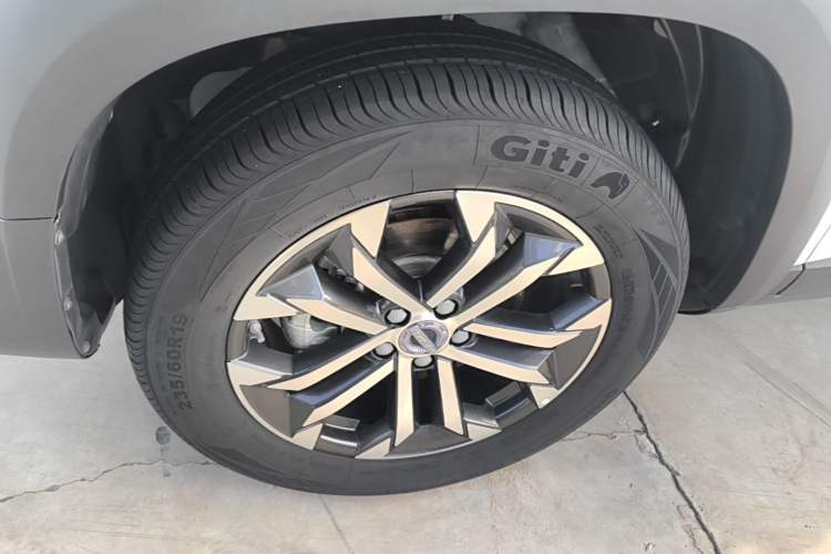 Used Haval DARGO 2021 1.5T DCT Two-Wheel Drive Border Collie Edition Left Front Wheel Hub