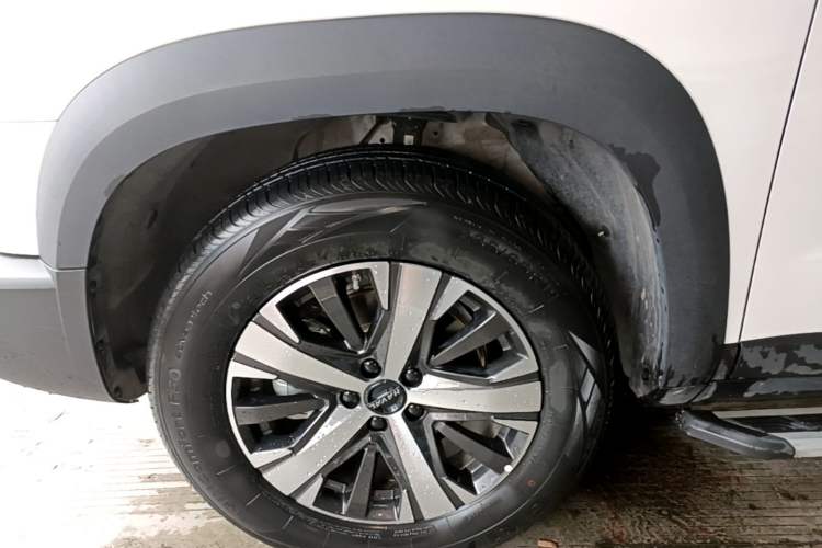 Used Haval DARGO 2021 1.5T DCT Two-Wheel Drive Labrador Edition Left Front Wheel Hub