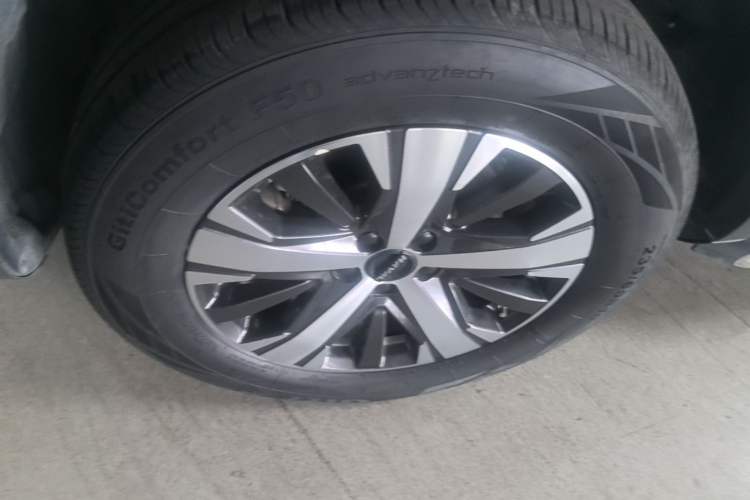 Used Haval DARGO 2021 1.5T DCT Two-Wheel Drive Labrador Edition Left Front Wheel Hub