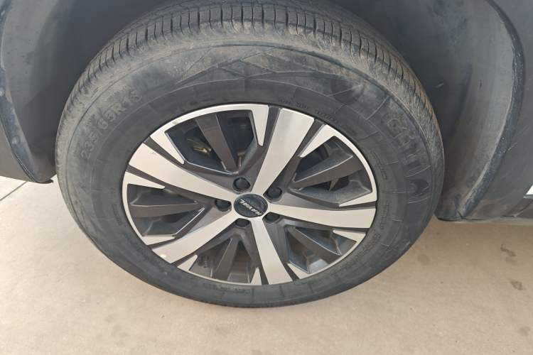 Used Haval DARGO 2021 1.5T DCT Two-Wheel Drive Labrador Edition Left Front Wheel Hub
