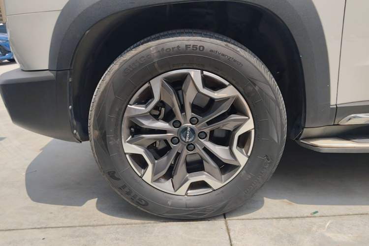 Used Haval DARGO 2021 2.0T DCT 4x4 Chinese Rural Dog Edition Left Front Wheel Hub
