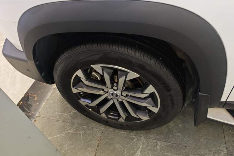 Used Haval DARGO 2021 1.5T DCT Two-Wheel Drive "Mǎquǎn" Edition Left Front Wheel Hub