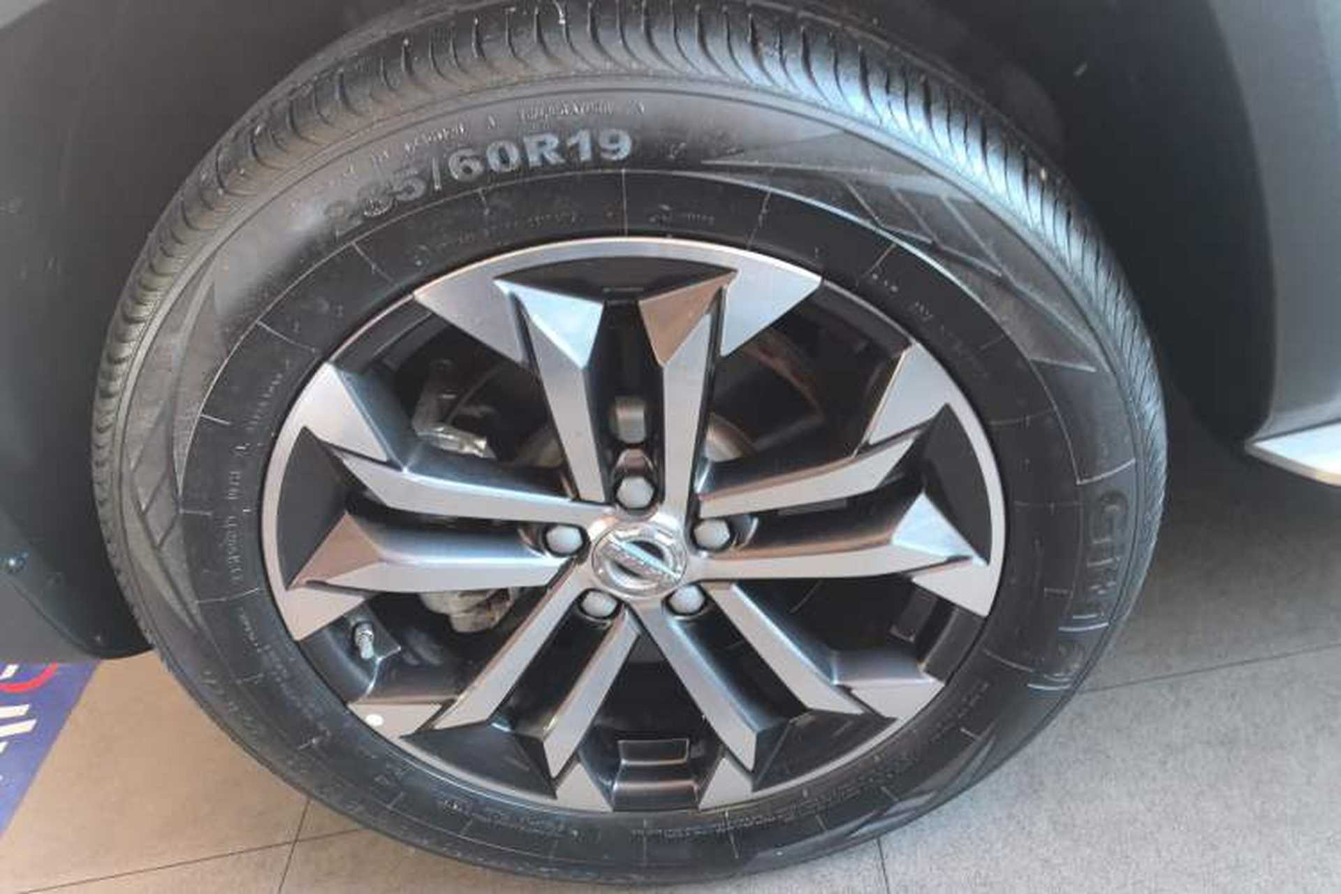 Used Haval DARGO 2021 2.0T DCT Two-Wheel Drive Chinese Mastiff Edition Left Front Wheel Hub