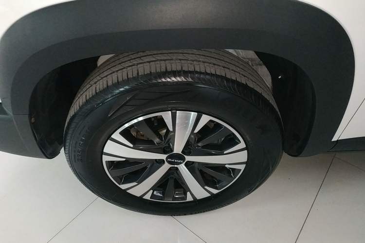 Used Haval DARGO 2021 1.5T DCT Two-Wheel Drive Labrador Edition Left Front Wheel Hub