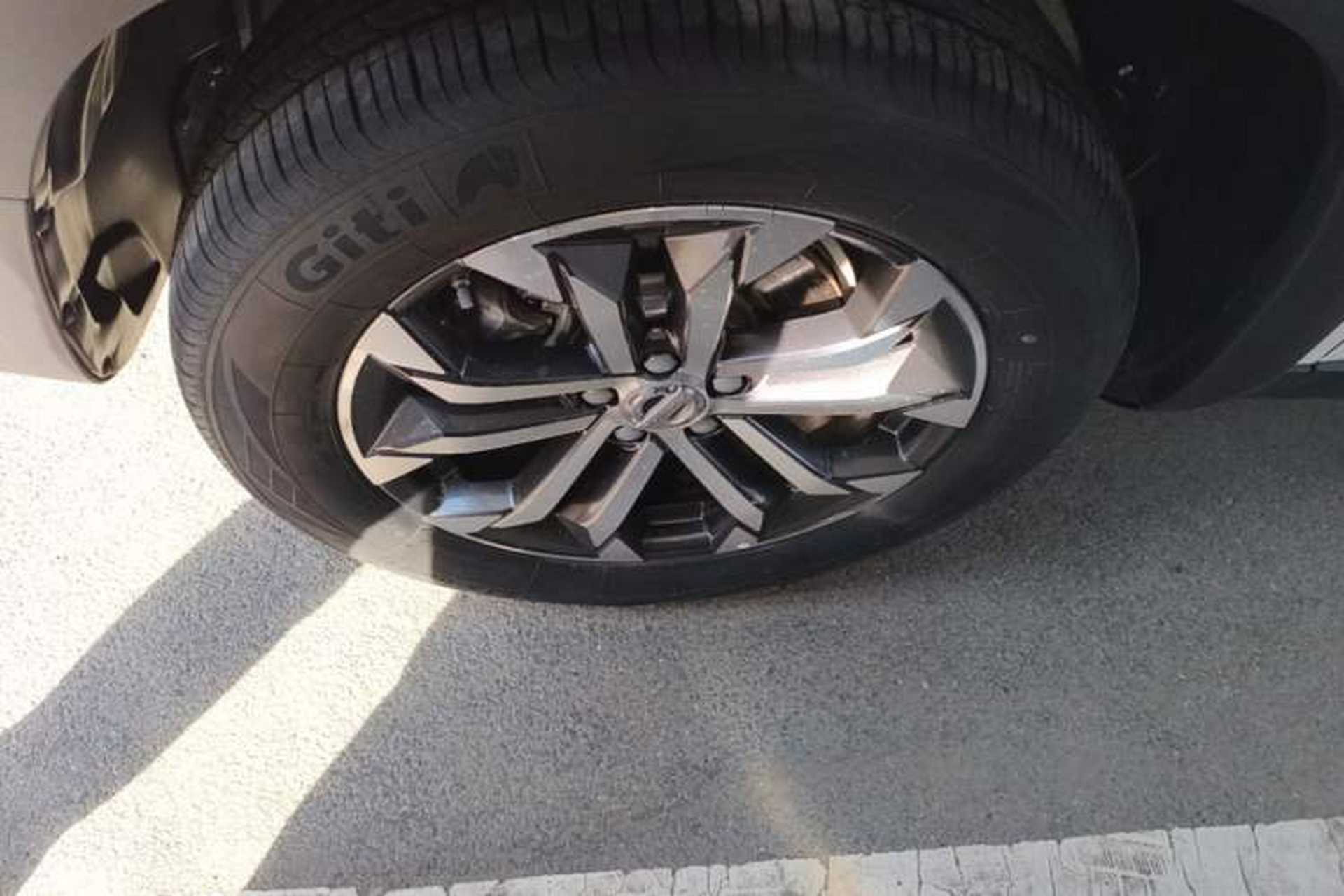 Used Haval DARGO 2021 1.5T DCT Two-Wheel Drive Border Collie Edition Left Front Wheel Hub