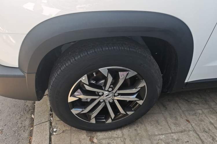 Used Haval DARGO 2021 1.5T DCT Two-Wheel Drive Border Collie Edition Left Front Wheel Hub