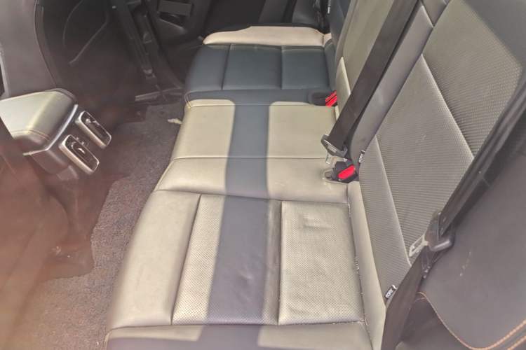 Used Haval DARGO 2021 2.0T DCT All-Wheel-Drive "Hao Tian Quan" Edition Left Rear Seat