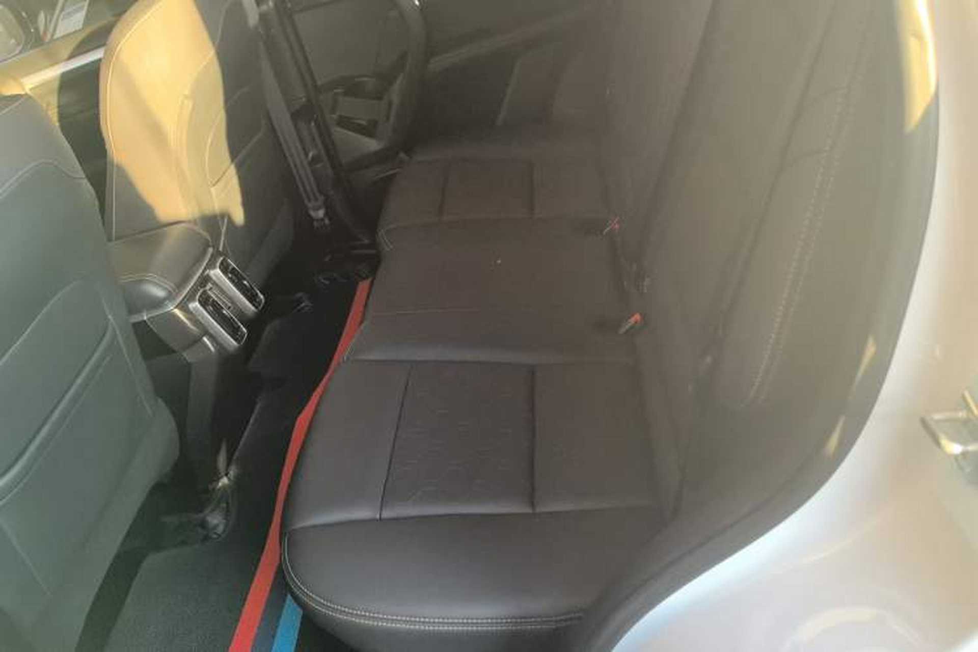 Used Haval DARGO 2021 2.0T DCT Two-Wheel Drive Chinese Mastiff Edition Left Rear Seat