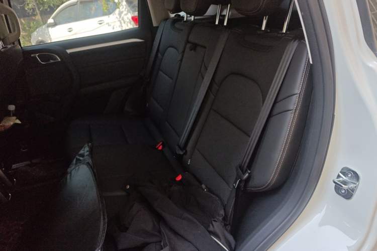 Used Haval DARGO 2021 Revised Version 1.5T DCT Two-Wheel Drive "Mǎquǎn" Edition Left Rear Seat