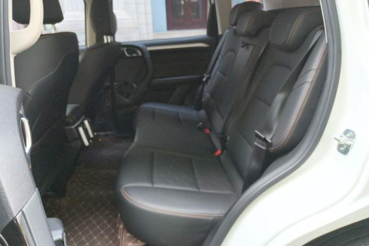 Used Haval DARGO 2021 2.0T DCT Two-Wheel Drive Chinese Mastiff Edition Left Rear Seat