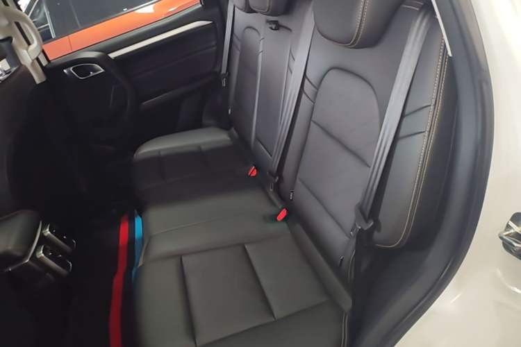 Used Haval DARGO 2021 1.5T DCT Two-Wheel Drive Border Collie Edition Left Rear Seat