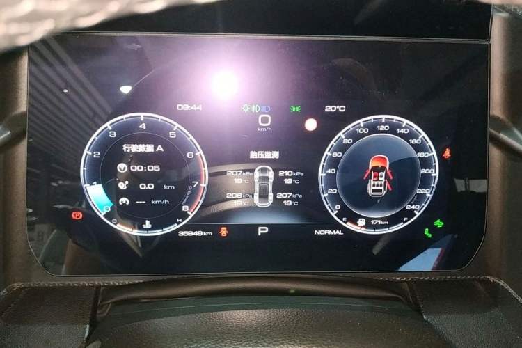 Used Haval DARGO 2021 Revised Version 2.0T DCT Four-Wheel Drive "Hao Tian Que" Edition Odometer Close Up