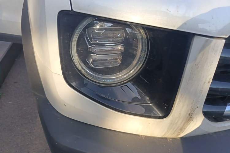 Used Haval DARGO 2021 1.5T DCT Two-Wheel Drive Border Collie Edition Right Front Headlight