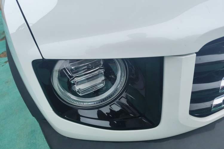 Used Haval DARGO 2021 1.5T DCT Two-Wheel Drive Border Collie Edition Right Front Headlight
