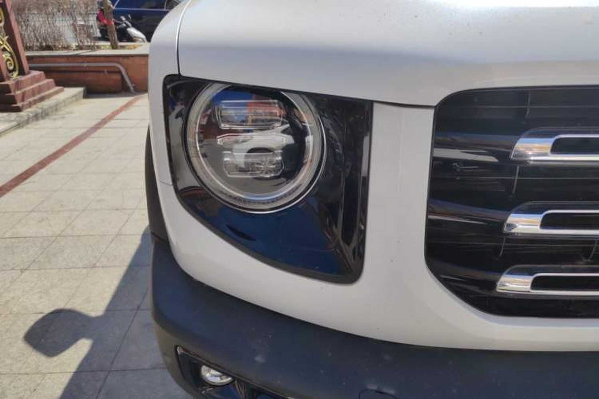 Used Haval DARGO 2021 2.0T DCT Two-Wheel Drive Chinese Mastiff Edition Right Front Headlight