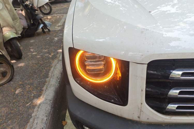 Used Haval DARGO 2021 1.5T DCT Two-Wheel Drive Border Collie Edition Right Front Headlight