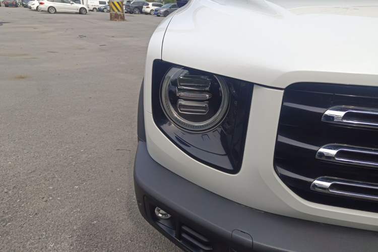Used Haval DARGO 2021 1.5T DCT Two-Wheel Drive Border Collie Edition Right Front Headlight