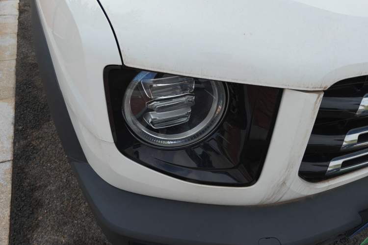 Used Haval DARGO 2021 1.5T DCT Two-Wheel Drive Labrador Edition Right Front Headlight