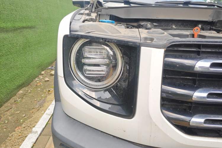Used Haval DARGO 2021 1.5T DCT Two-Wheel Drive Border Collie Edition Right Front Headlight