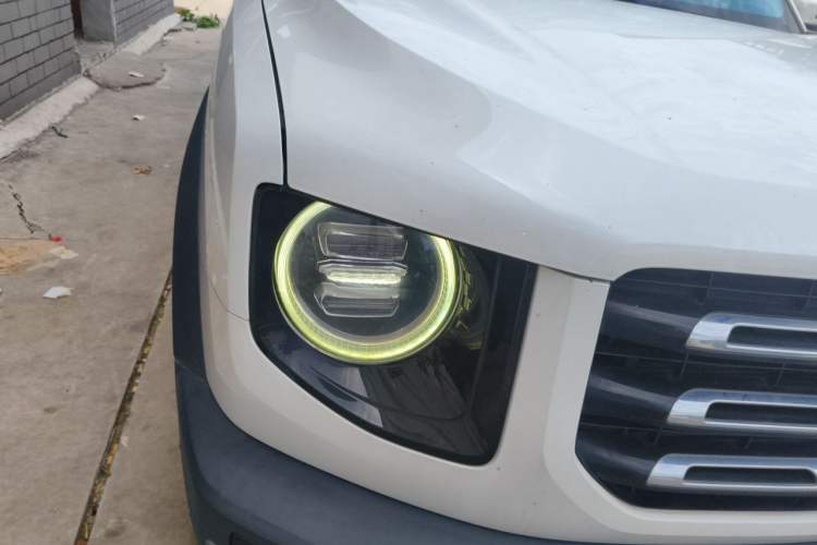 Used Haval DARGO 2021 1.5T DCT Two-Wheel Drive "Mǎquǎn" Edition Right Front Headlight