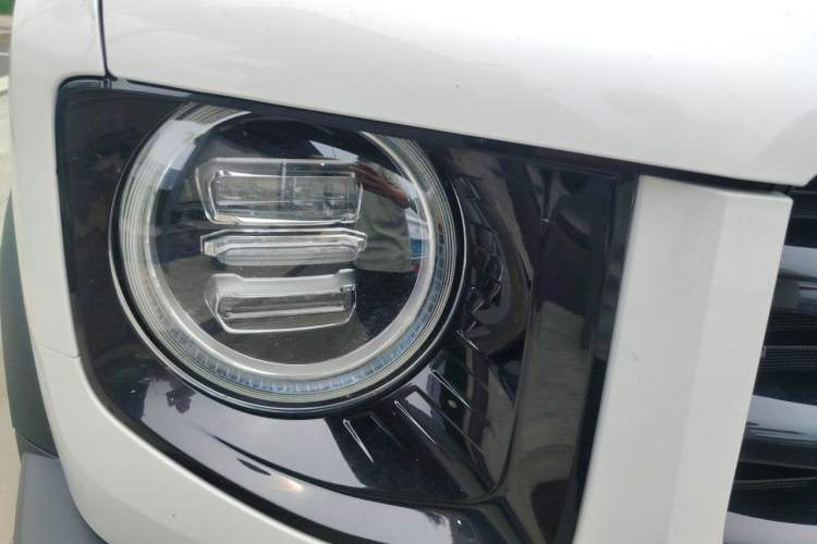 Used Haval DARGO 2021 1.5T DCT Two-Wheel Drive Border Collie Edition Right Front Headlight