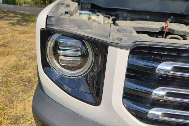 Used Haval DARGO 2021 1.5T DCT Two-Wheel Drive "Wangcai" Edition Right Front Headlight