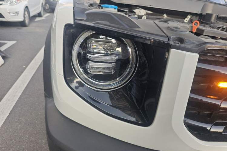 Used Haval DARGO 2021 1.5T DCT Two-Wheel Drive Border Collie - Wangcai Edition Right Front Headlight
