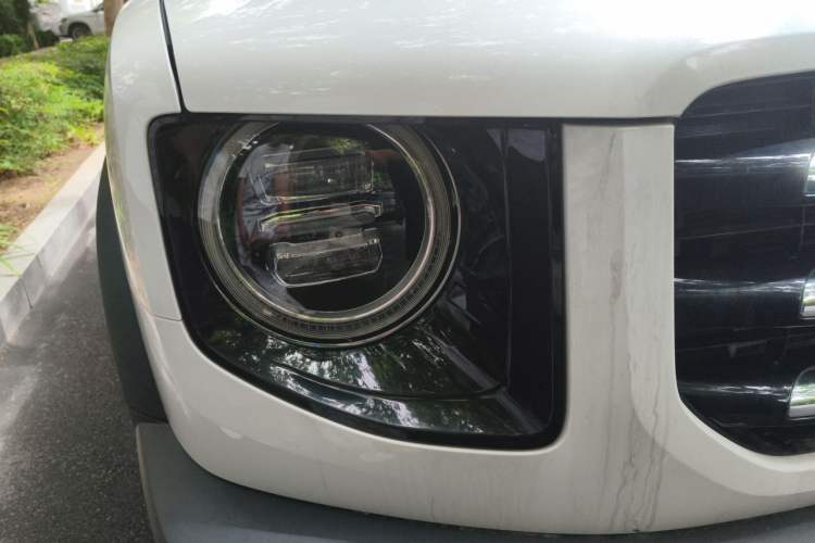 Used Haval DARGO 2021 1.5T DCT Two-Wheel Drive Border Collie Edition Right Front Headlight