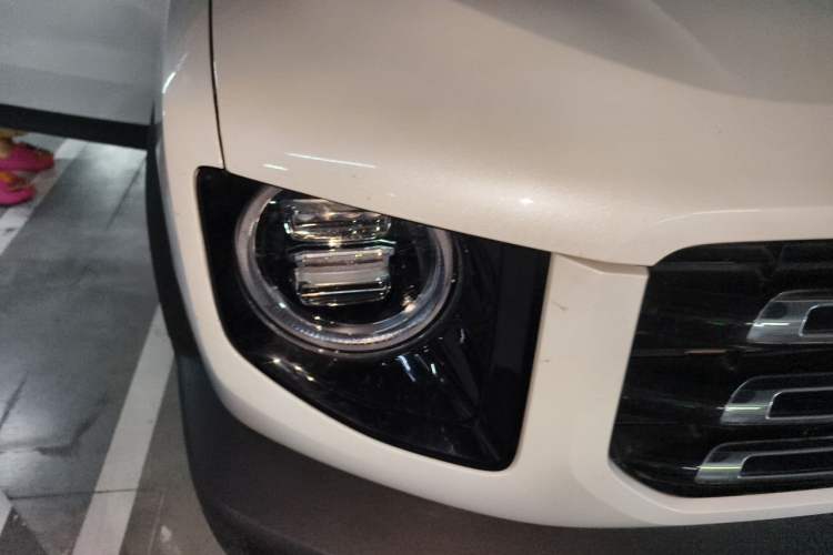 Used Haval DARGO 2021 1.5T DCT Two-Wheel Drive Border Collie - Wangcai Edition Right Front Headlight